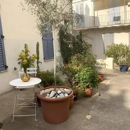Joli Sur Le Port Apartment *